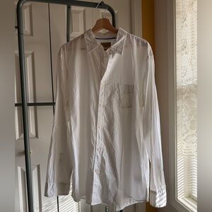 White textured Sonoma Men’s button up shirt